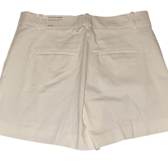 White Ann Taylor Mid Rise the City Short - Picture 3 of 4